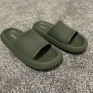 Foam slides